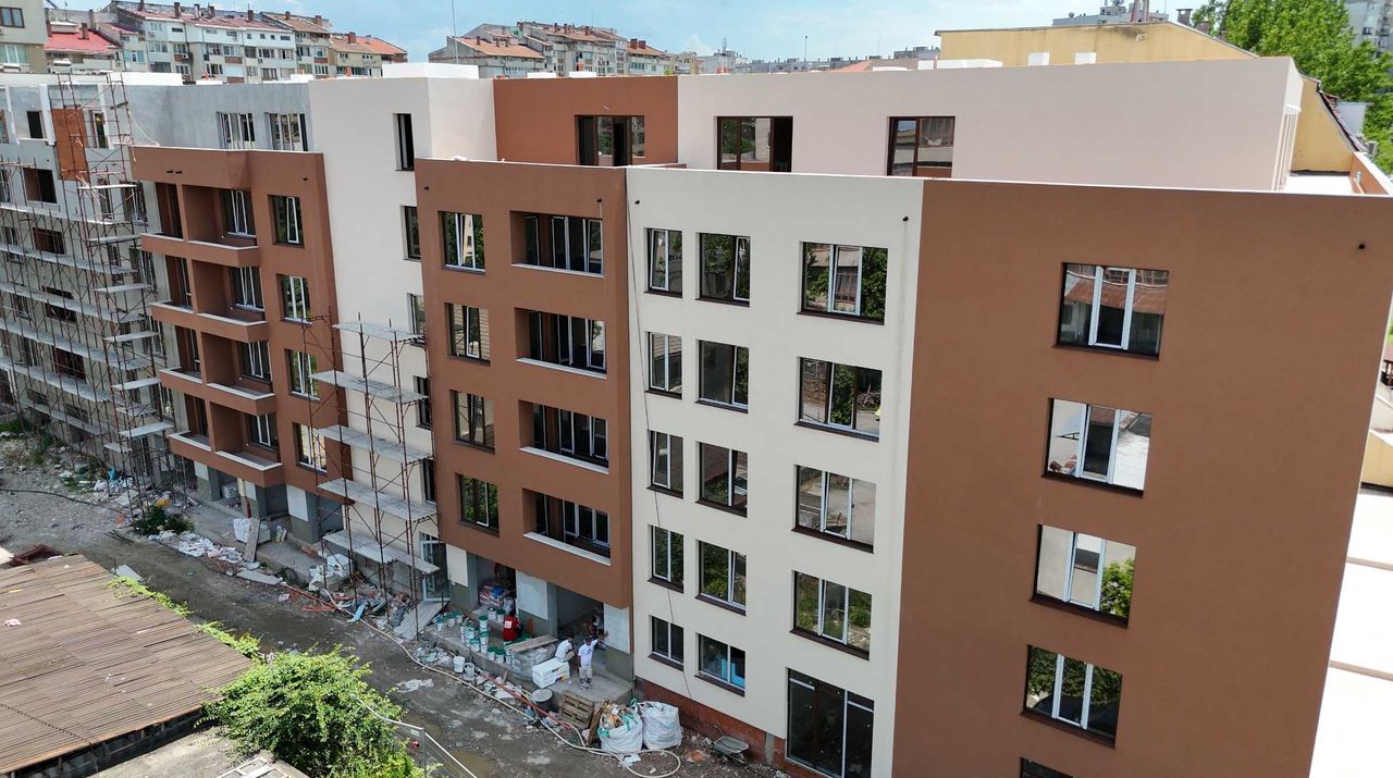 Продава се Тристаен апартамент в Велико Търново, Бузлуджа - 80 кв.м за 1170 €/кв.м - Снимка #3
