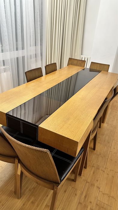 Стол и стулья из настоящего дерево