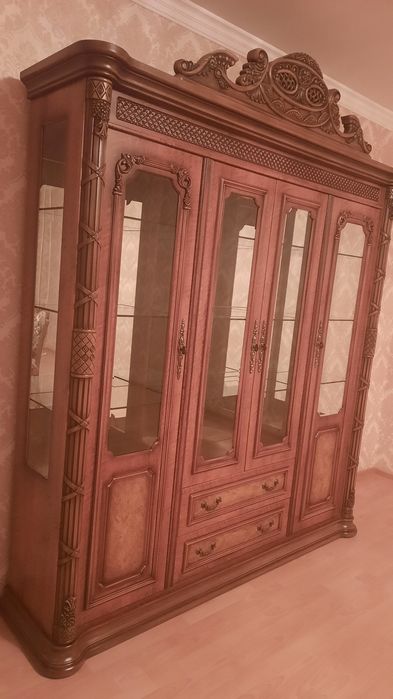 Стол со стульями