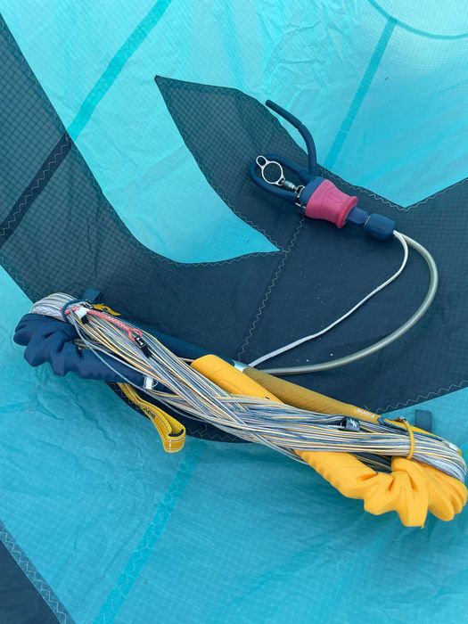 F-One Bandit Kite 7,8,9,11m2 + Lynx Bar 52/45 and 45/38