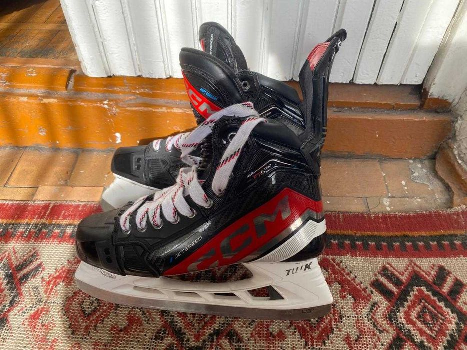 Профессиональные хоккейные коньки CCM FT6 PRO