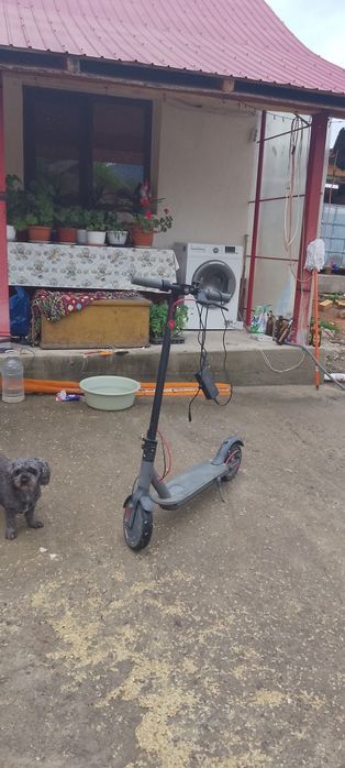 Trotinetă electrica 42 v stare foarte buna  prinde 30 km