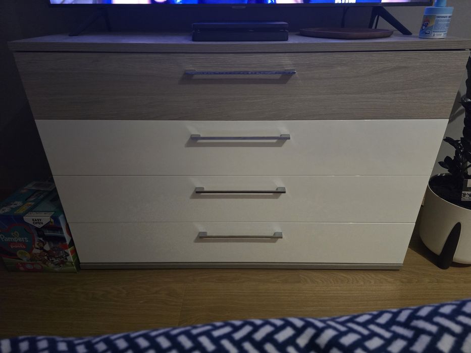 Comoda si doua noptiere