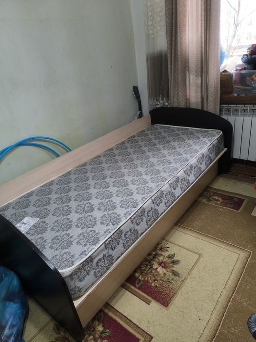 Кровать б/у 25000