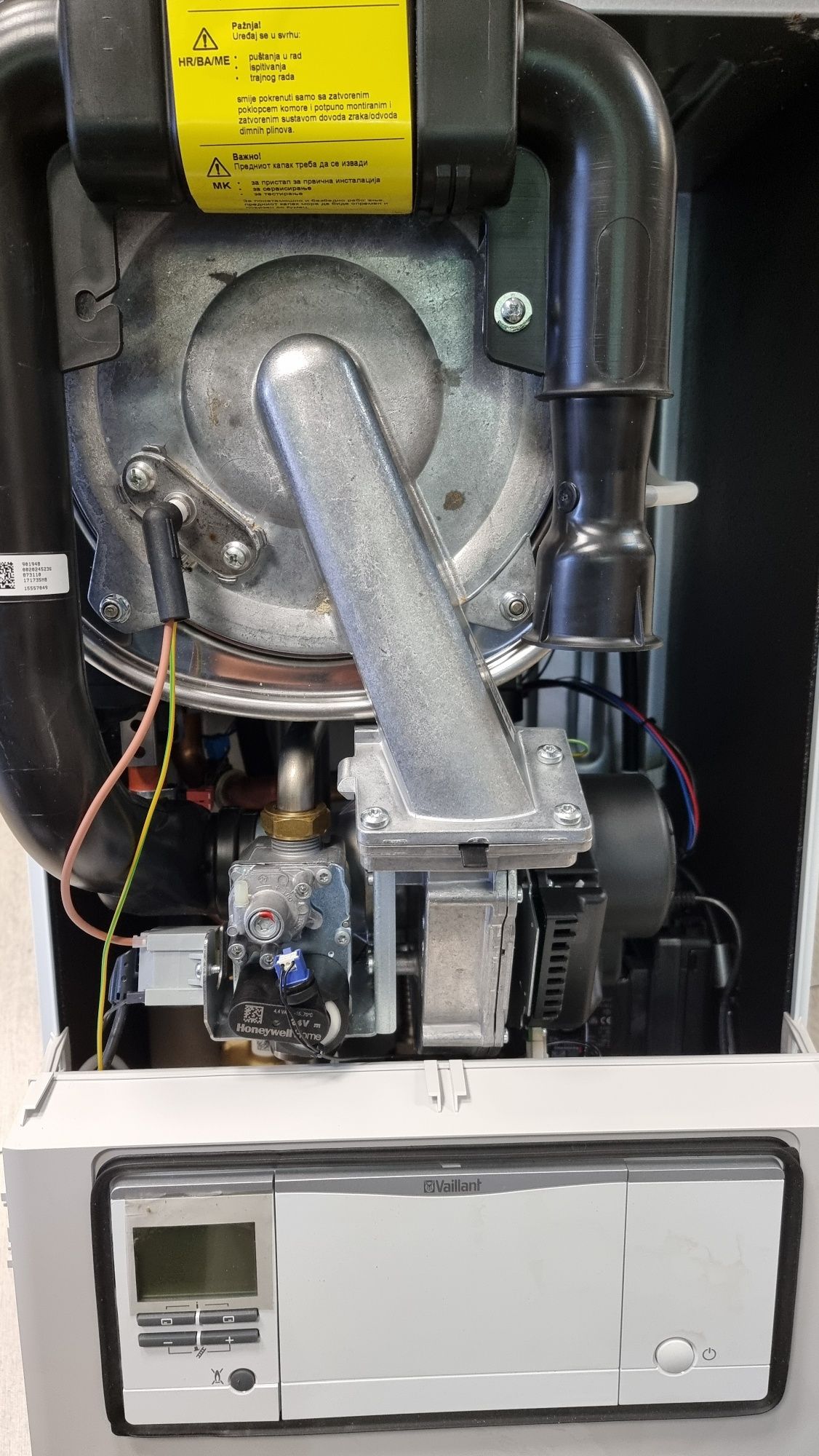 Amanet F28: Centrala termica pe gaz Vaillant ecoTEC Plus VU 656