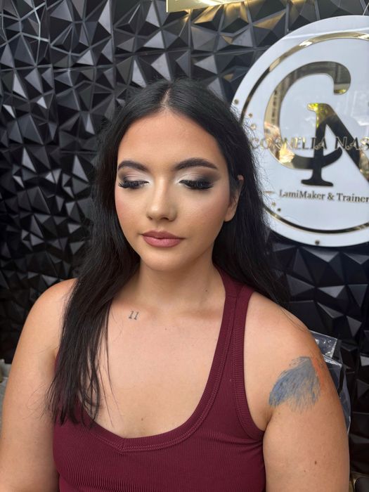 Make up profesional sector 6