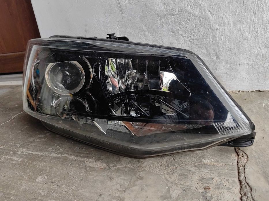 Фар Skoda Fabia LED десен / Фар Шкода Фабиа Оригинален