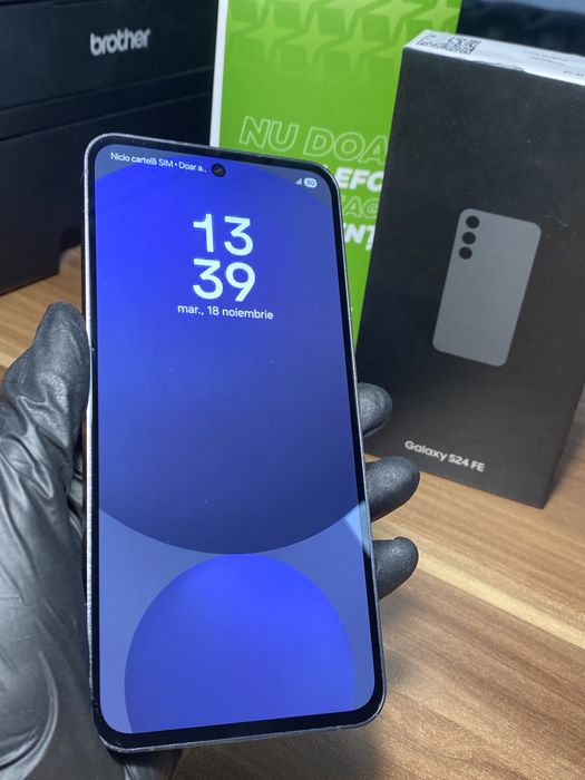 Samsung Galaxy s24 FE • 128 GB • Graphite