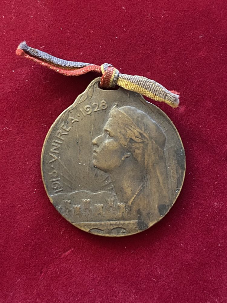 Medalie Regina Maria 1918 1928 comemoretiva Regalitate