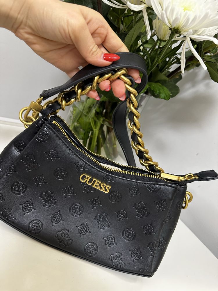 Ново! Чанта на Guess