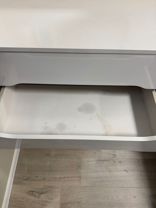 Гардероб, скрин и нощни шкафчета