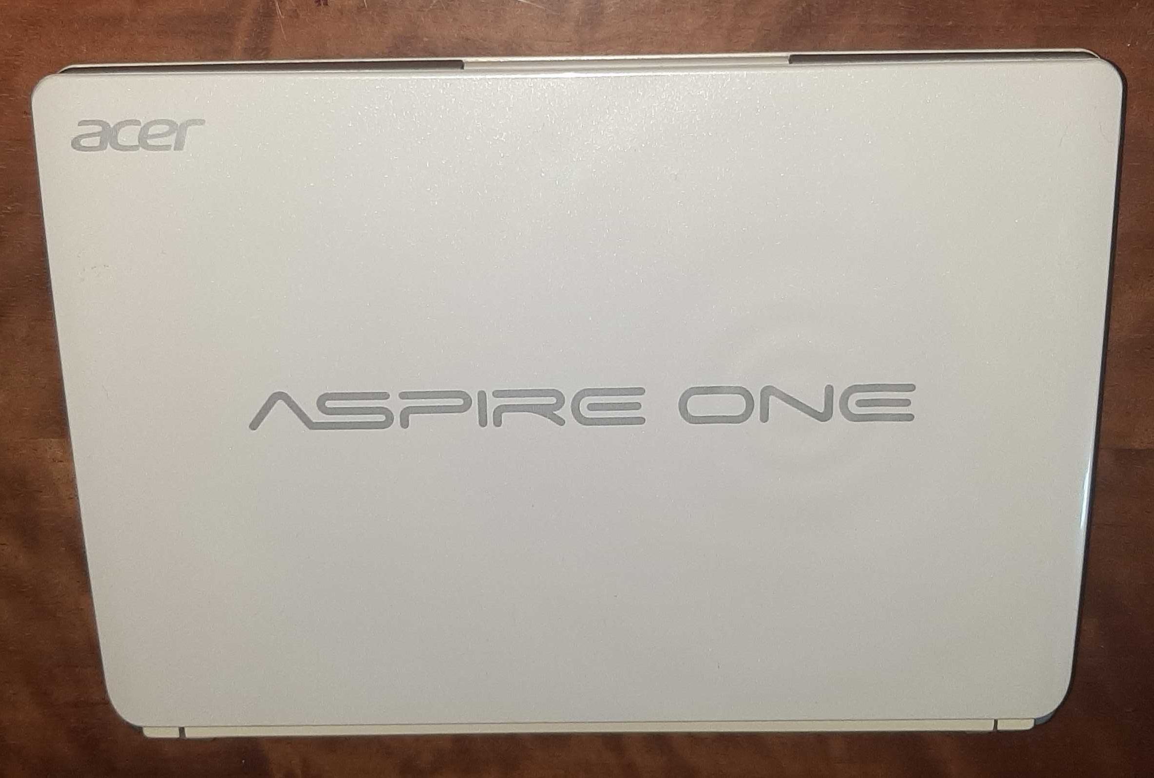 Нетбук Acer One D270 с коробкой