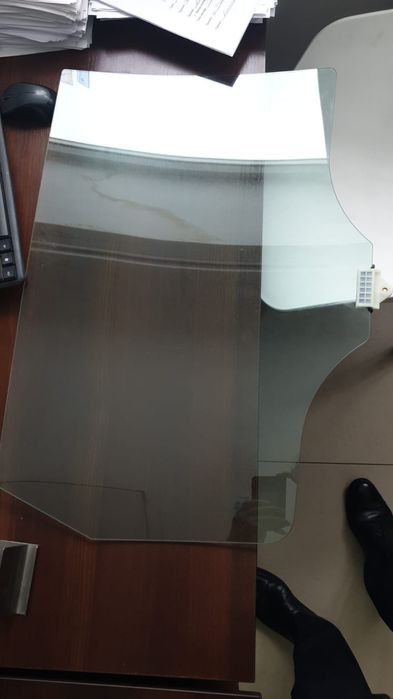 Стекло двери задней левой Hyundai Santa Fe