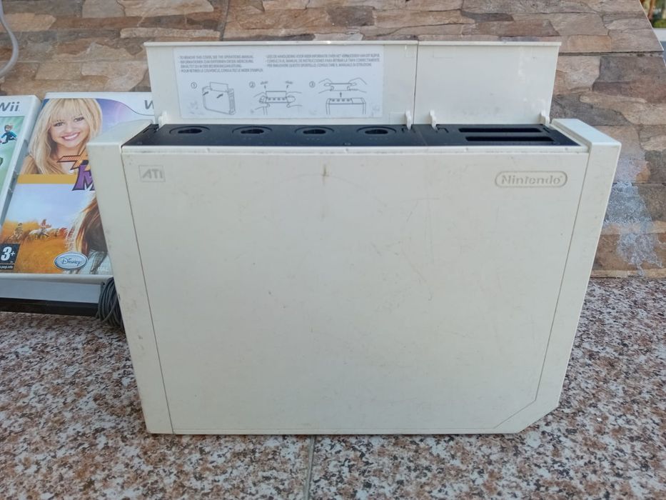 Vând Nitendo WII