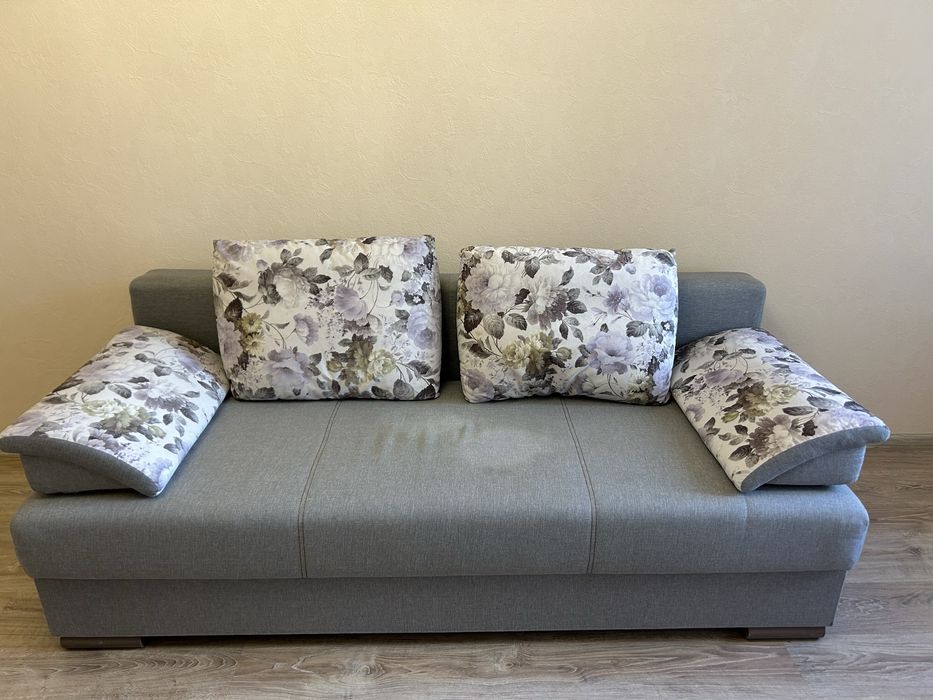 Продам Диван б/у