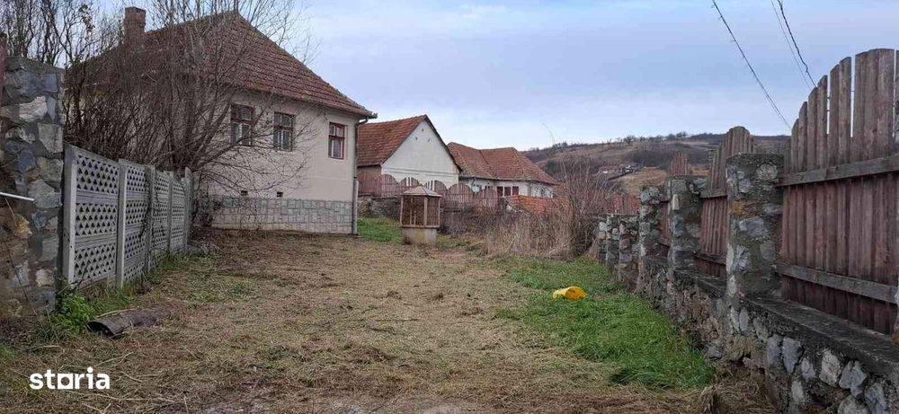 Casă Izvoare lângă Hunedoara.