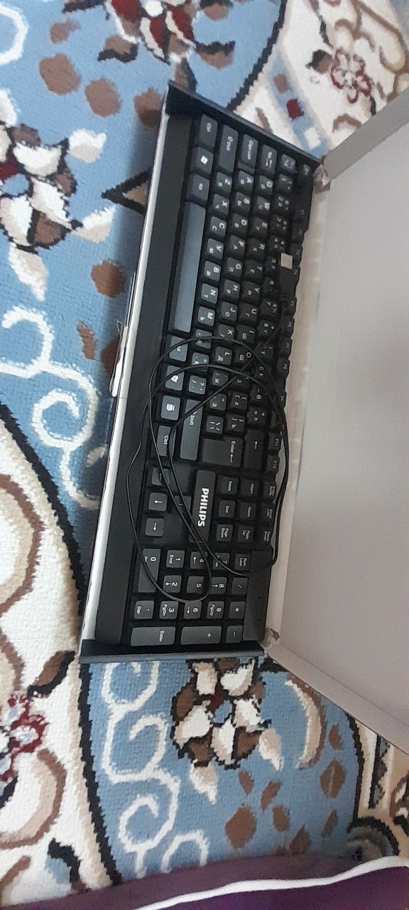 Продам клавиатуру