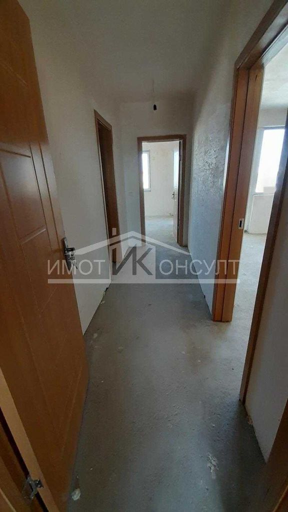 Продава се Тристаен апартамент в Велико Търново, Бузлуджа - 135 кв.м за 1200 €/кв.м - Снимка #3