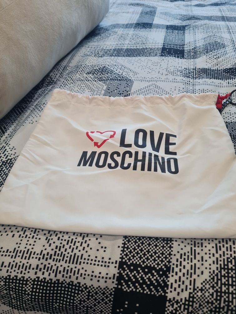Дамска чанта LOVE MOSCHINO