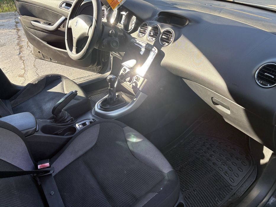 Продавам пежо 308