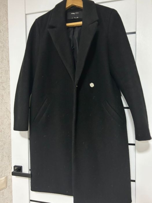 Женское черное пальто