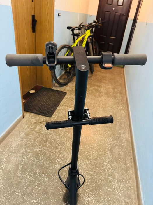 Електрическа тротинетка Xiaomi Mi Scooter Essentia+ПОДАРЪК