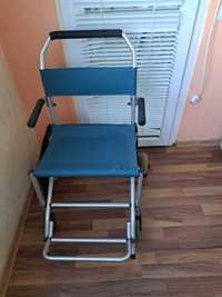 Инвалидна количка и санитарен стол