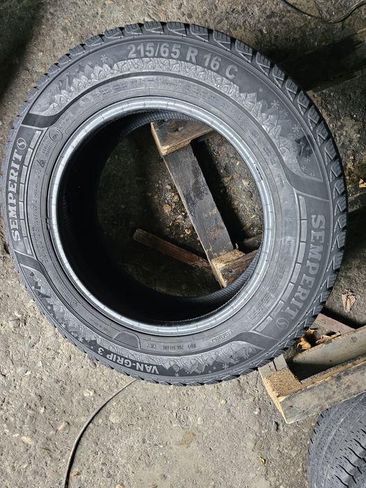 2 anvelope iarna 215 65 16C Semperit 2022