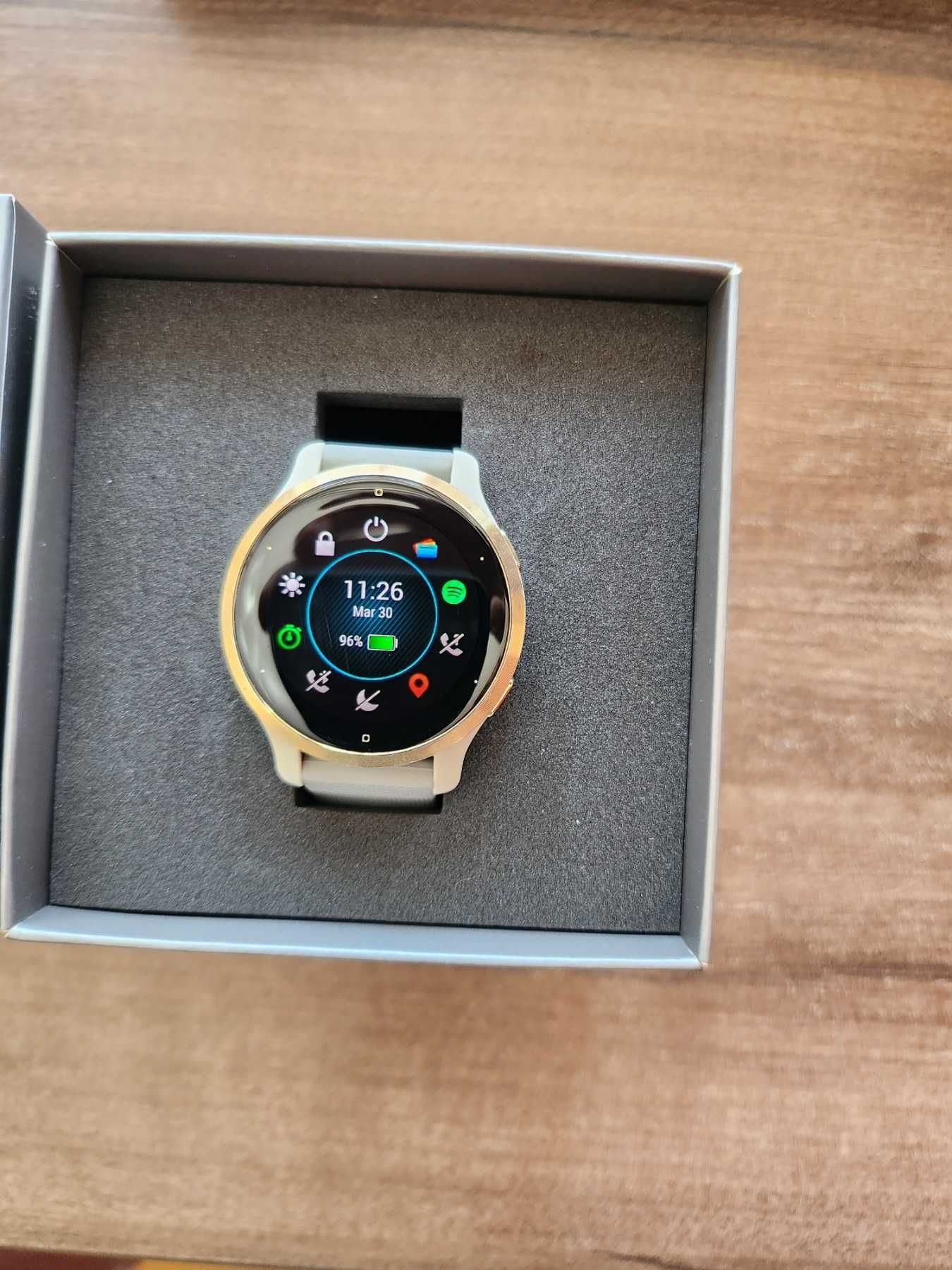 Часовник Smartwatch Garmin Venu 2S, Gold