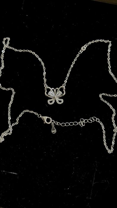 Серебряное колье, нежная подвеска бабочка