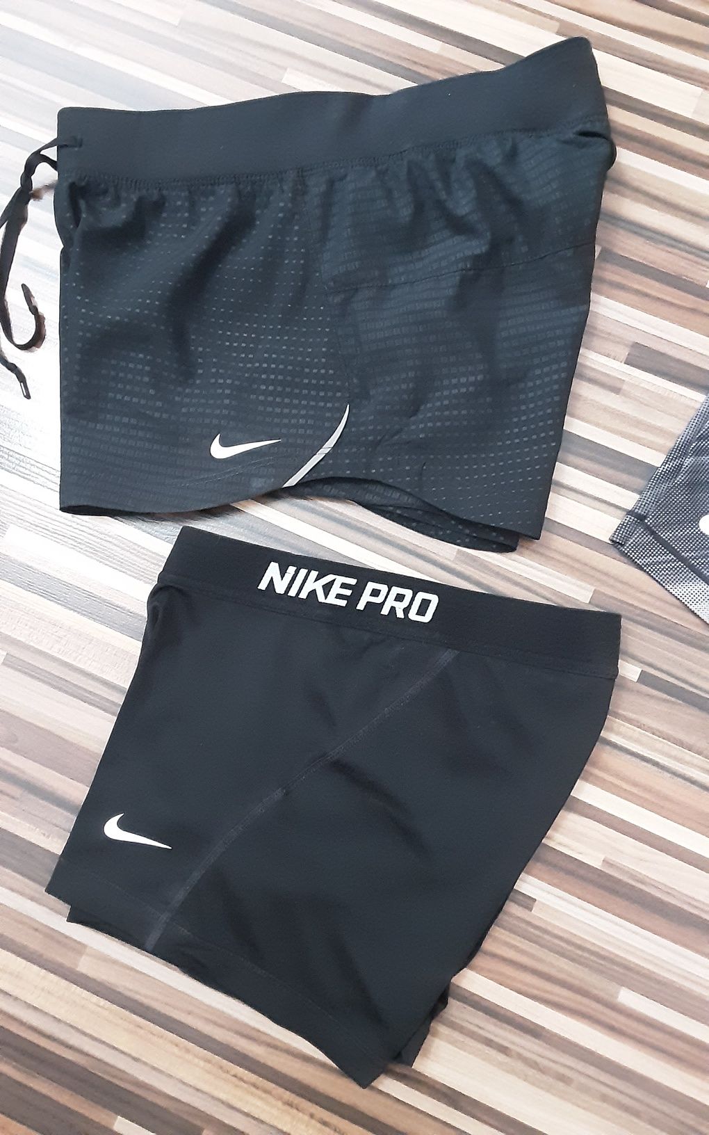 (XS) NIKE,NIKE PRO оригинални клинове,къс панталон,бюстие,тениска