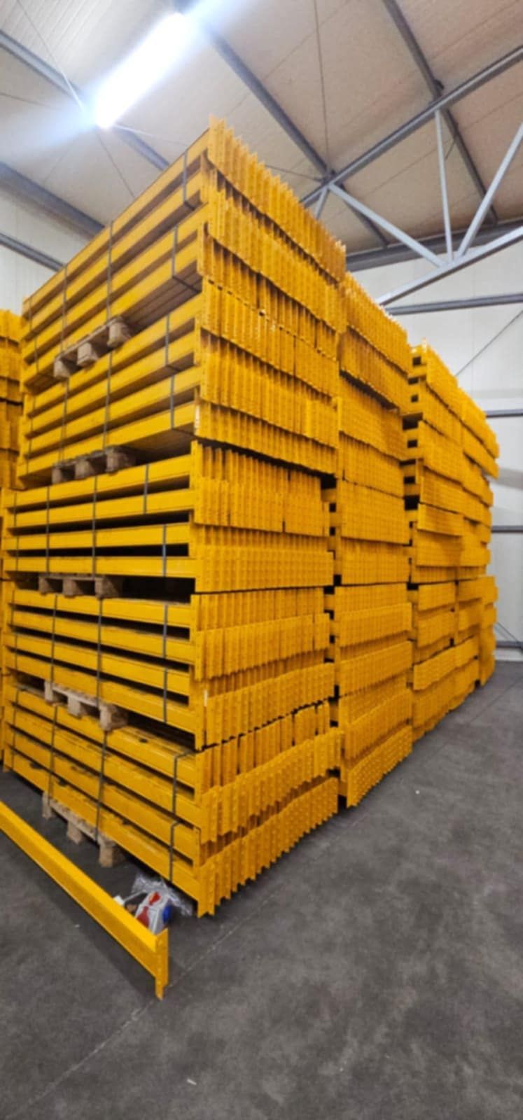 Rafturi metalice profesionale