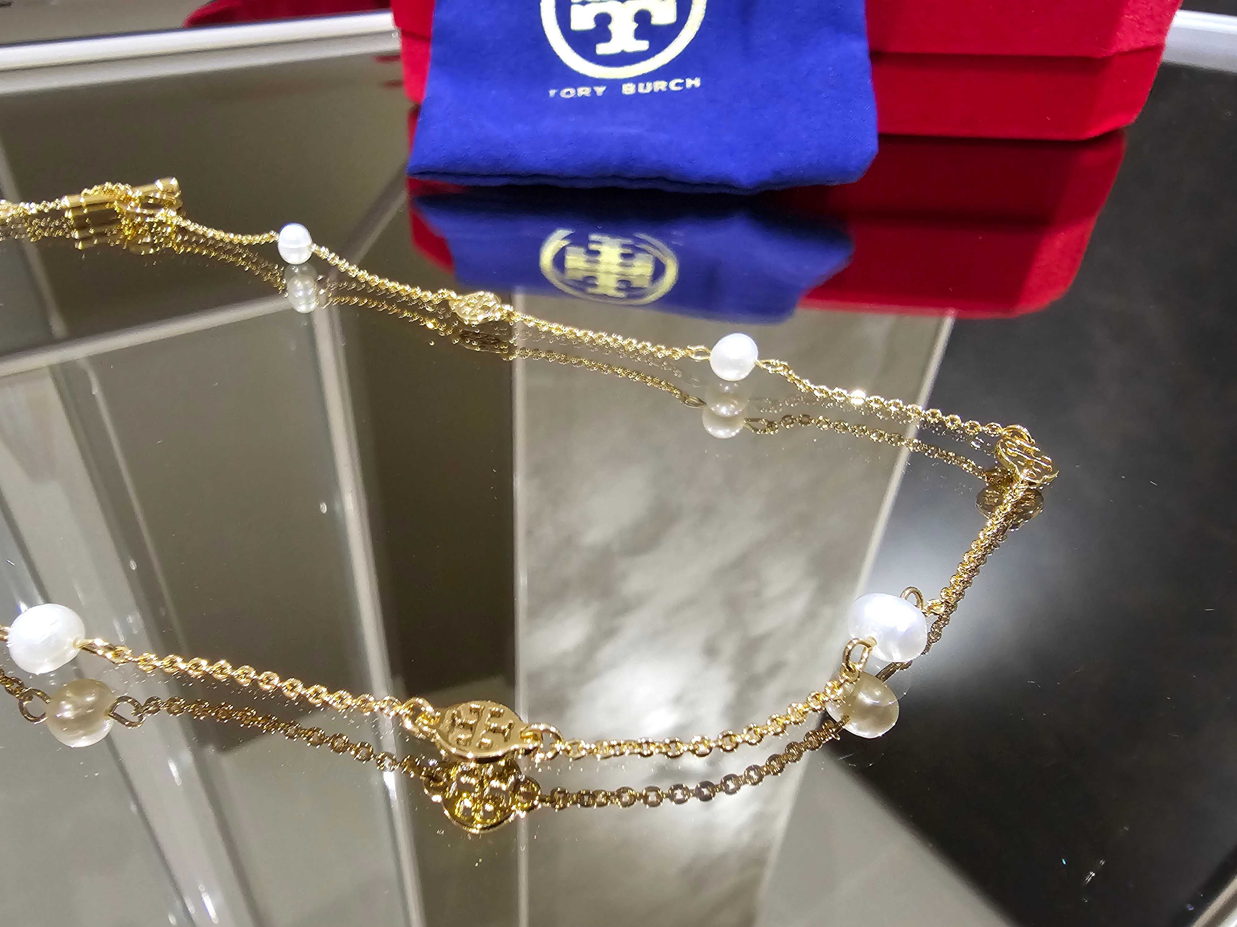 Tory Burch Yellow Gold Plated Kira Pearl Delicate Logo Дамско Колие