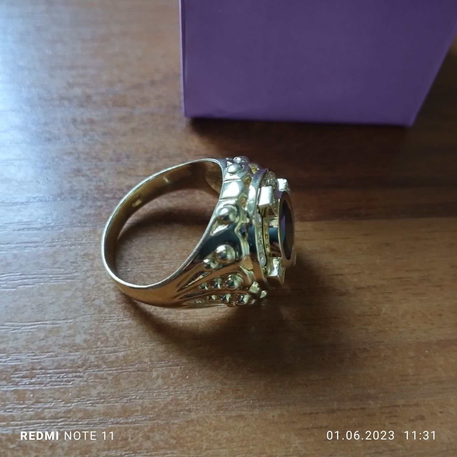 Луксозни златни пръстени