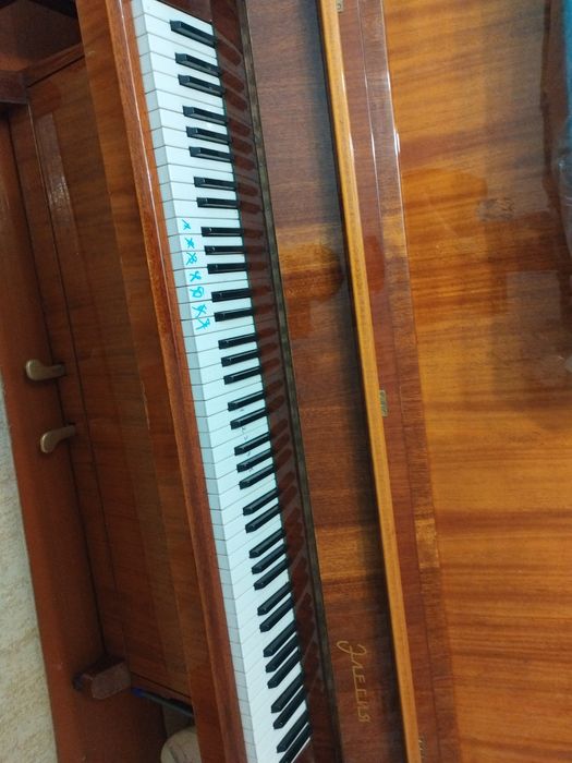 Пианино работает