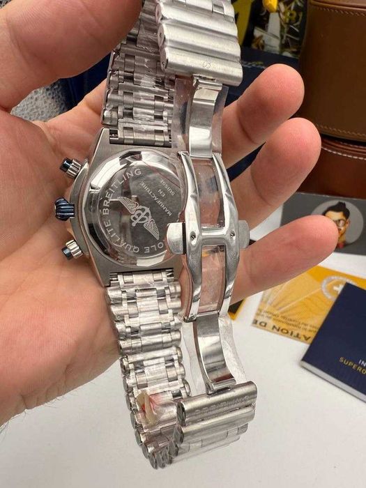 breitling chronomat b01 silver blue