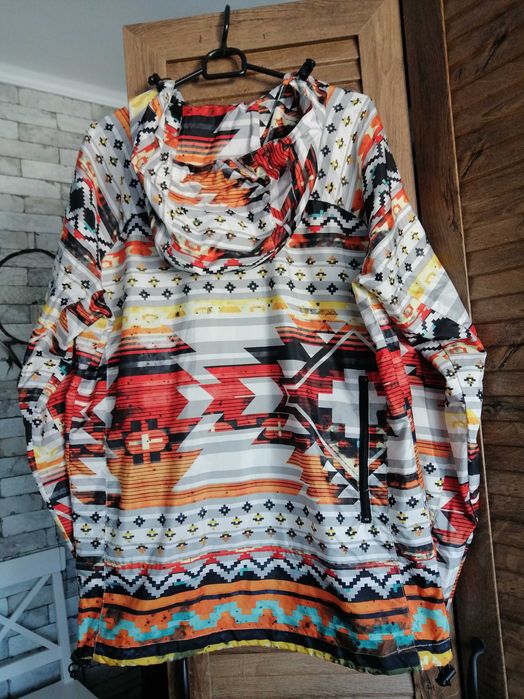 Яке ветровка с качулка