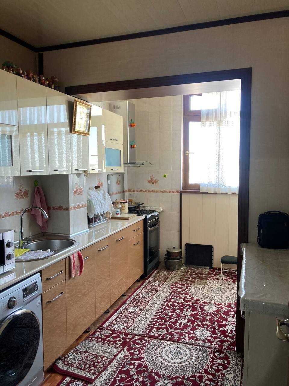 Продается квартира Тансикбой 3 3/3/5 бал 2*6 цена 70900