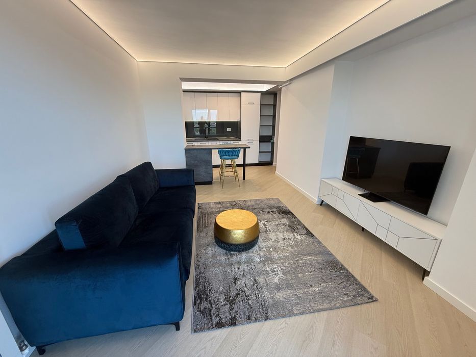 Prima închiriere Cortina North Mobilă Rovere Direct Propietar 750 euro