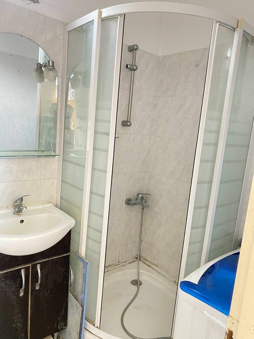 Vând garsoniera utilată