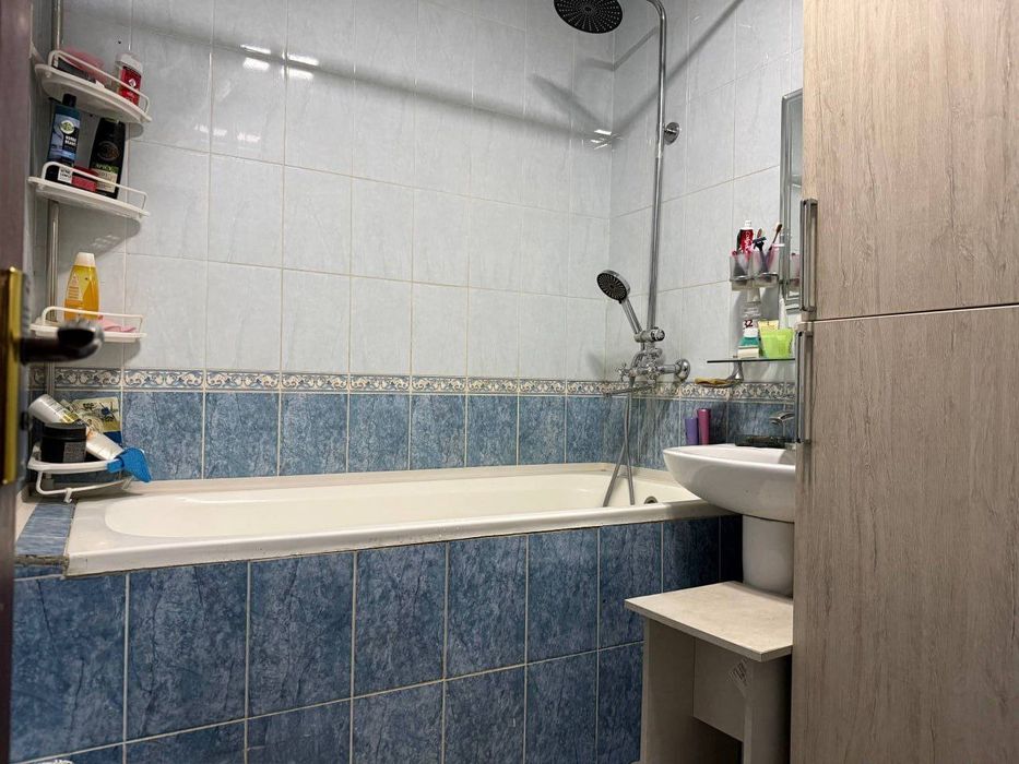 3в4/4/9 на Паркентском площадью 100м.кв