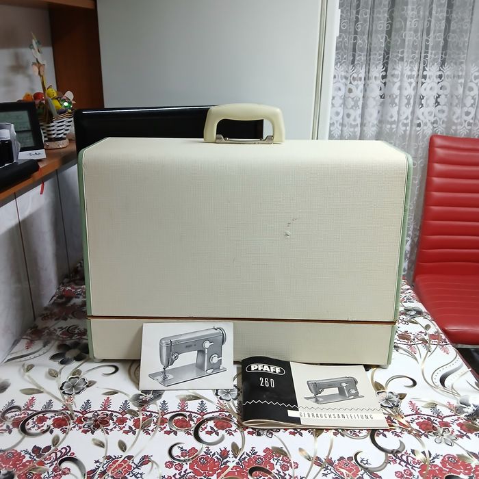 Masina de cusut PFAFF cu graifar industrial rotativ, din metal