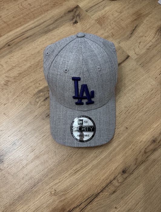 Нова шапка с козирка New Era 9FORTY