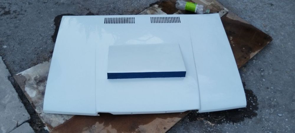 Капот на ВАЗ (жигули)