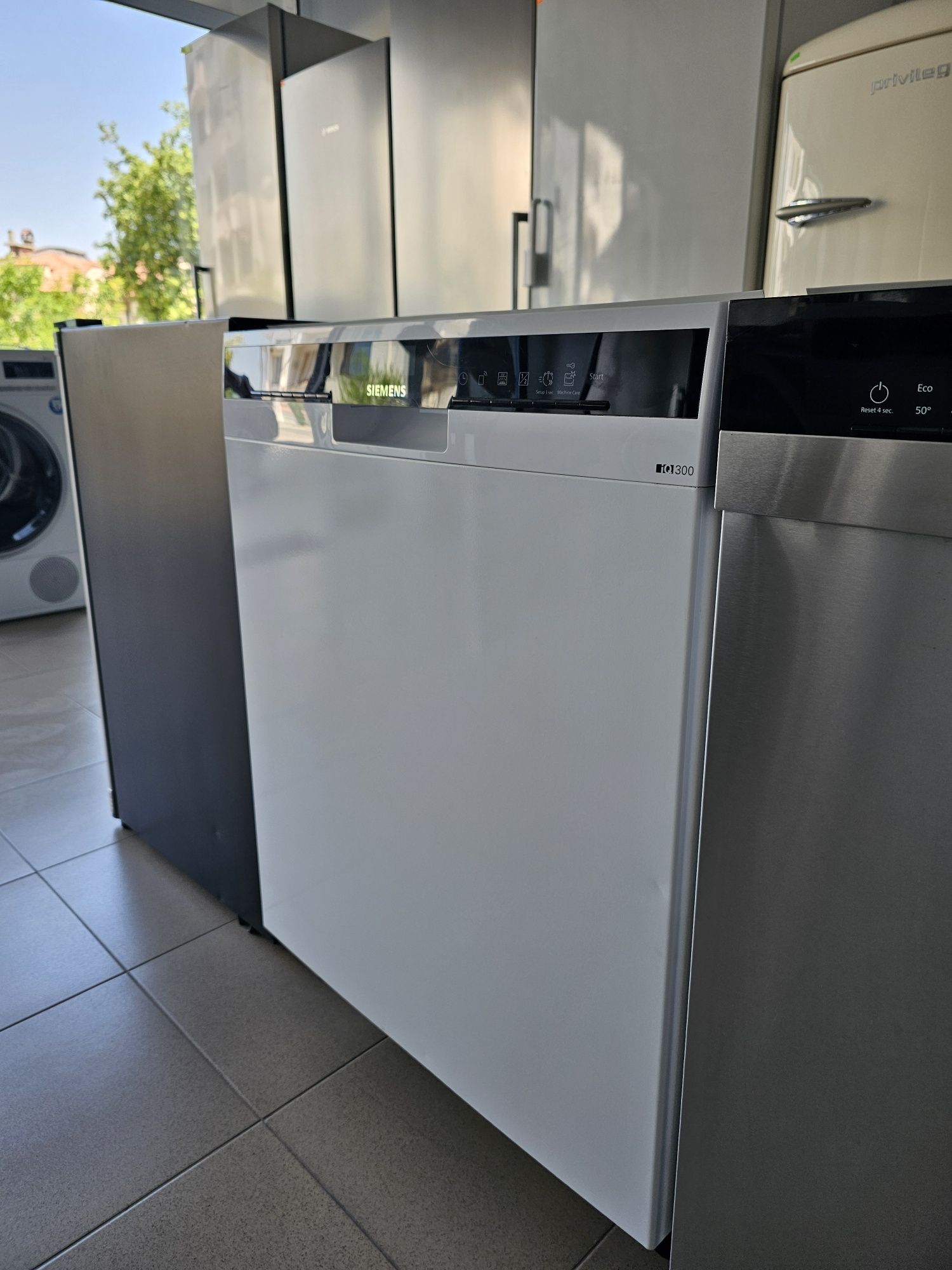 Съдомиялна за частично вграждане SIEMENS iQ300