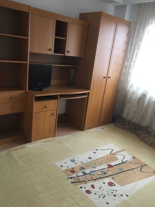 Proprietar, inchiriez apartament cu 3 camere in Calea Aradului