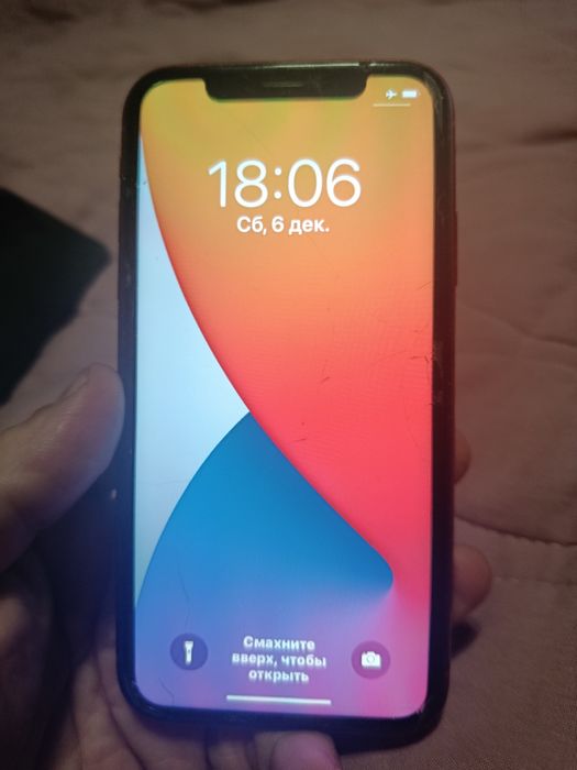 Айфон 11 красный