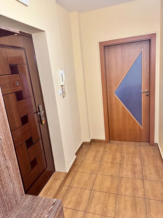 Дава се под наем Тристаен апартамент в Стара Загора, Център - 65 кв.м за 331.5 € - Снимка #17