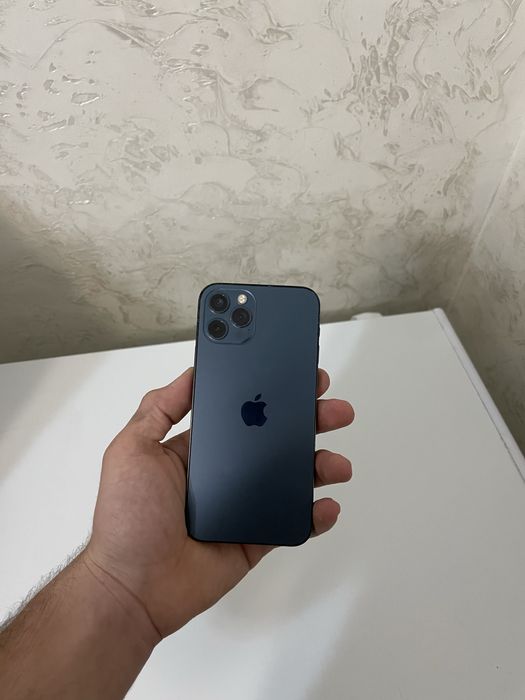 Продам айфон 12 про