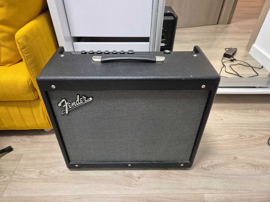 Vând amp Fender Mustang GTX100